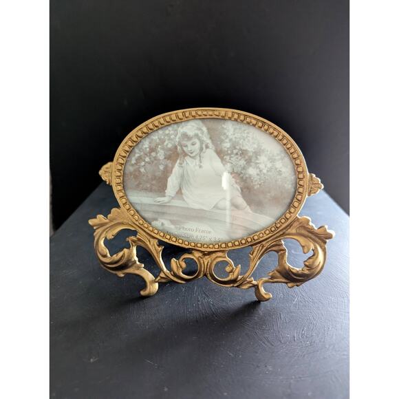 Unique Ornate Gold Metal Tabletop Easel Photo Picture Frame - Picture 3 of 4